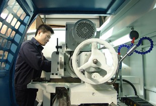 山西風源機械制造成為國內最大的旋風銑產學研基地